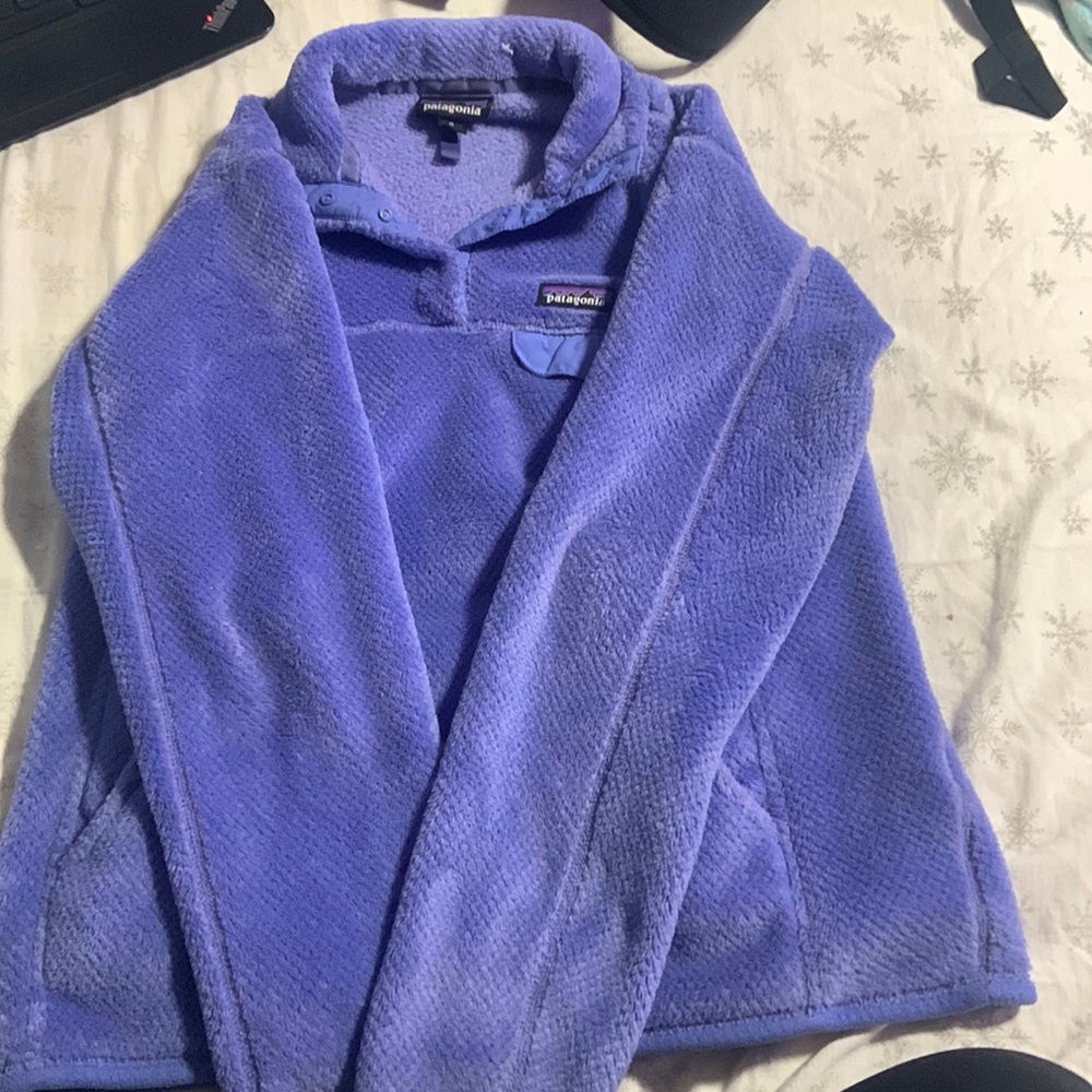 Purple Patigonia sweatshirt